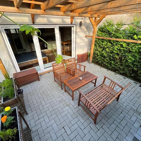 Ferienwohnung Im Stadtzentrum Von Bernau - Komfortable Wohnung Mit 2 Zimmern, Bad, Spuelmaschine, Waschmaschine, Komplette Kueche, Wlan, Terrasse, Ruhige Lage Bernau bei Berlin Esterno foto
