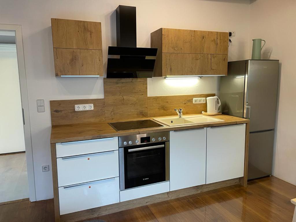 Ferienwohnung Im Stadtzentrum Von Bernau - Komfortable Wohnung Mit 2 Zimmern, Bad, Spuelmaschine, Waschmaschine, Komplette Kueche, Wlan, Terrasse, Ruhige Lage Bernau bei Berlin Esterno foto