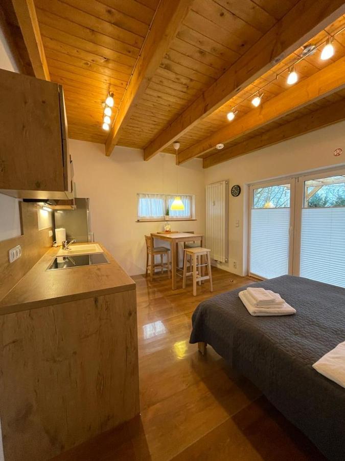 Ferienwohnung Im Stadtzentrum Von Bernau - Komfortable Wohnung Mit 2 Zimmern, Bad, Spuelmaschine, Waschmaschine, Komplette Kueche, Wlan, Terrasse, Ruhige Lage Bernau bei Berlin Esterno foto
