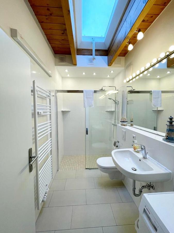 Ferienwohnung Im Stadtzentrum Von Bernau - Komfortable Wohnung Mit 2 Zimmern, Bad, Spuelmaschine, Waschmaschine, Komplette Kueche, Wlan, Terrasse, Ruhige Lage Bernau bei Berlin Esterno foto