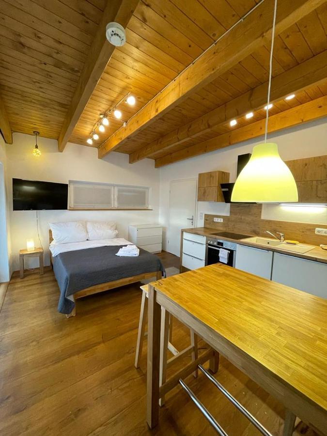 Ferienwohnung Im Stadtzentrum Von Bernau - Komfortable Wohnung Mit 2 Zimmern, Bad, Spuelmaschine, Waschmaschine, Komplette Kueche, Wlan, Terrasse, Ruhige Lage Bernau bei Berlin Esterno foto