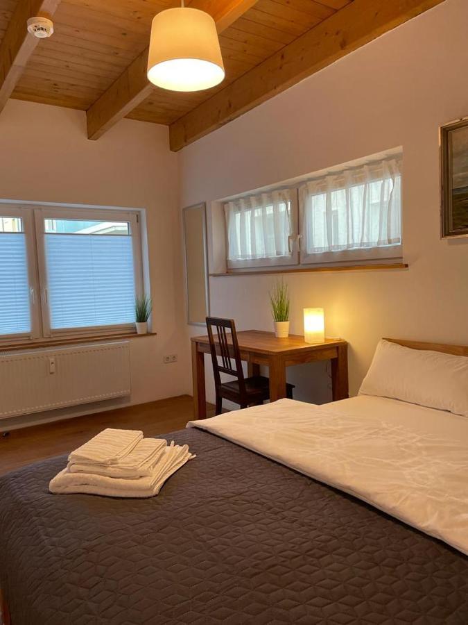 Ferienwohnung Im Stadtzentrum Von Bernau - Komfortable Wohnung Mit 2 Zimmern, Bad, Spuelmaschine, Waschmaschine, Komplette Kueche, Wlan, Terrasse, Ruhige Lage Bernau bei Berlin Esterno foto
