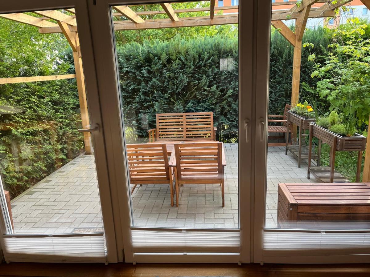 Ferienwohnung Im Stadtzentrum Von Bernau - Komfortable Wohnung Mit 2 Zimmern, Bad, Spuelmaschine, Waschmaschine, Komplette Kueche, Wlan, Terrasse, Ruhige Lage Bernau bei Berlin Esterno foto