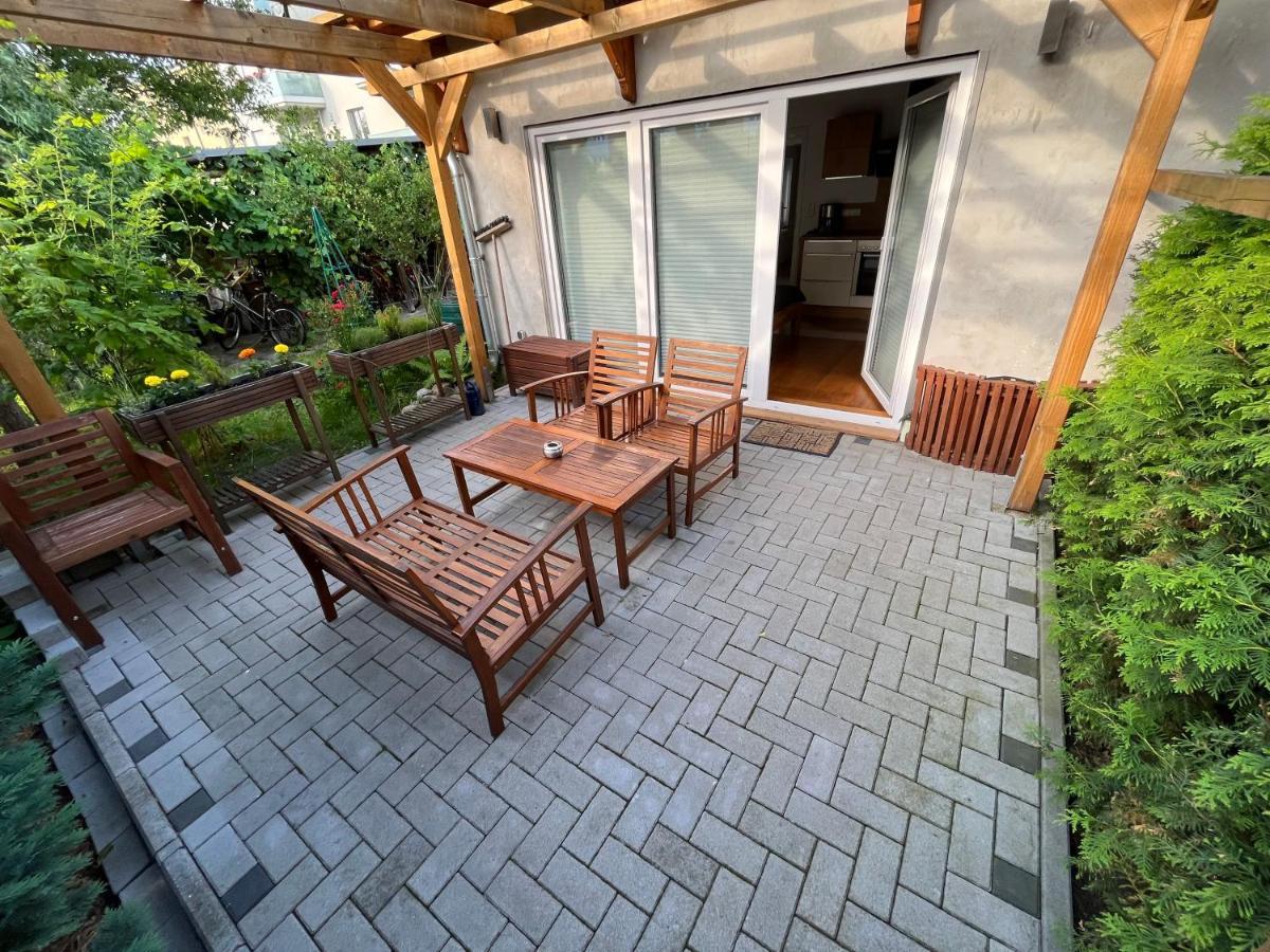 Ferienwohnung Im Stadtzentrum Von Bernau - Komfortable Wohnung Mit 2 Zimmern, Bad, Spuelmaschine, Waschmaschine, Komplette Kueche, Wlan, Terrasse, Ruhige Lage Bernau bei Berlin Esterno foto